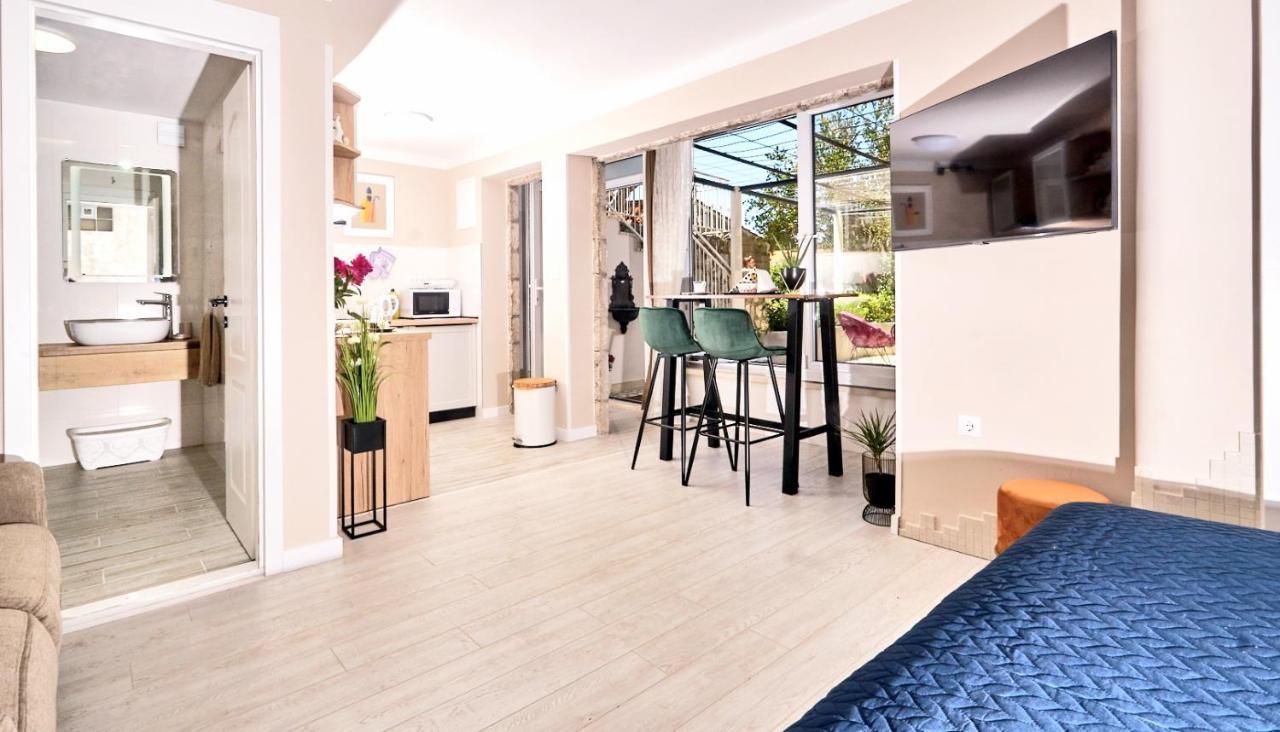 Suite By The Beach For 2 Кавтат Екстериор снимка