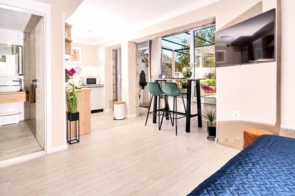Suite By The Beach For 2 Кавтат Екстериор снимка