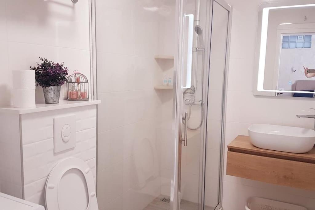 Suite By The Beach For 2 Кавтат Екстериор снимка